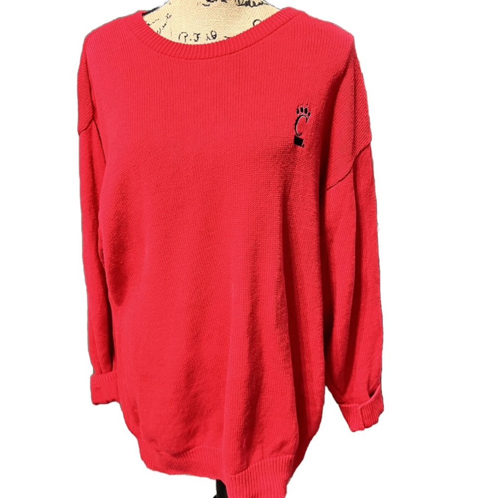 Men’s red vintage University of Cincinnati sweater size large. Vantage.